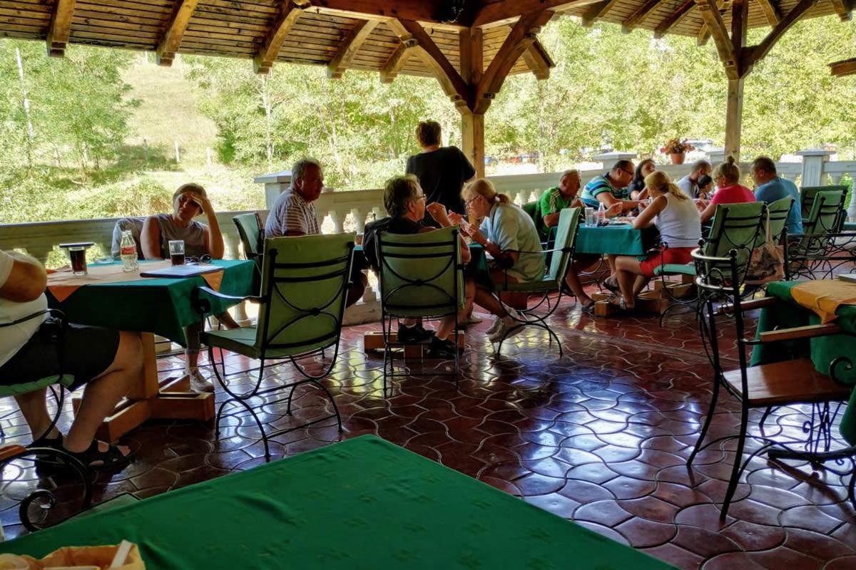 Restoran Filipovic Hotel Nova Varoš Kültér fotó